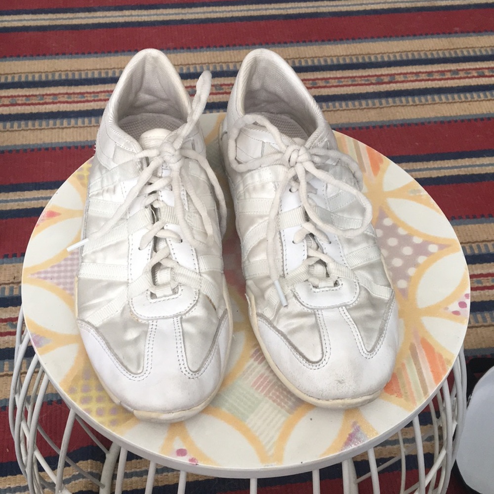 Nfinity white cheer shoes size 8 1/2